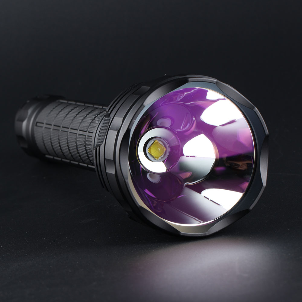 Xhp70 flashlight